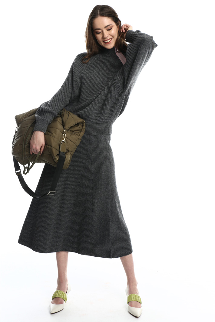 Knit A-line skirt
Intrend Knit A-line skirt
Intrend