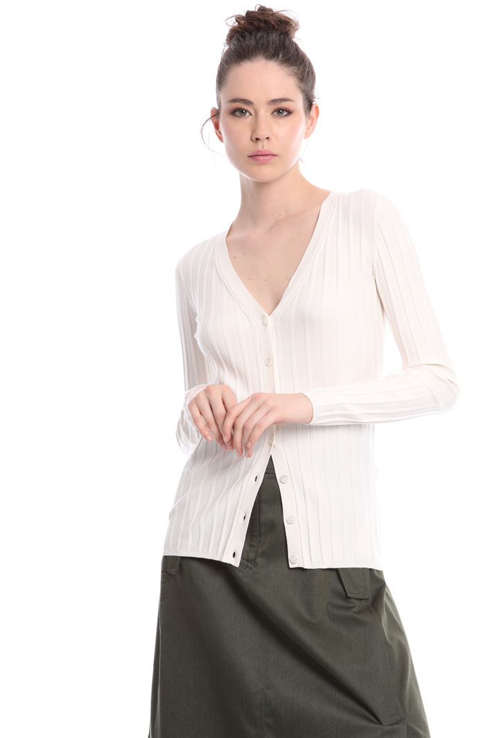 Rib-knit cardigan
Intrend Rib-knit cardigan
Intrend