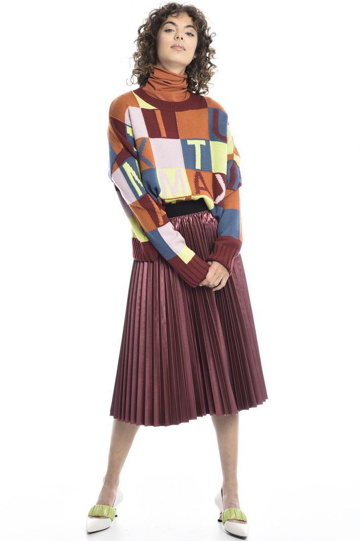 Jumper with colored lettering Intrend Jumper with colored lettering Intrend