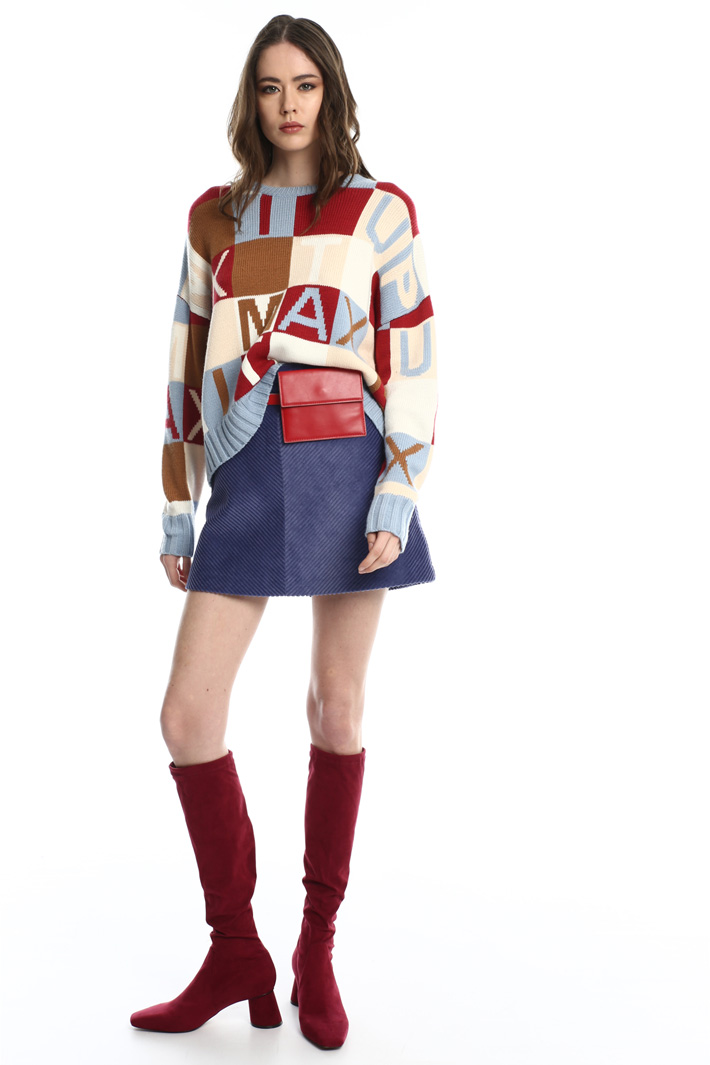 Jumper with colored lettering Intrend Jumper with colored lettering Intrend