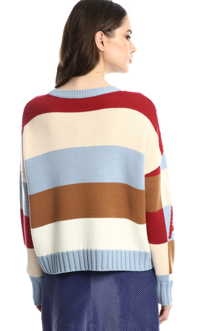 Jumper with colored lettering Intrend Jumper with colored lettering Intrend