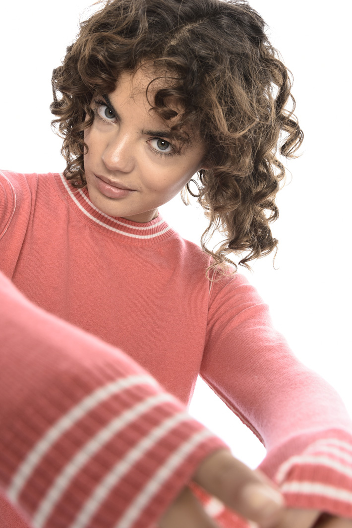 Two tone sweater Intrend Two tone sweater Intrend