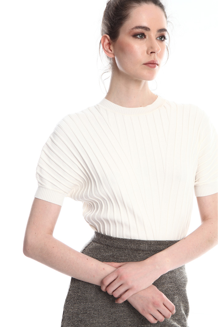 Puffed sleeve sweater
Intrend Puffed sleeve sweater
Intrend