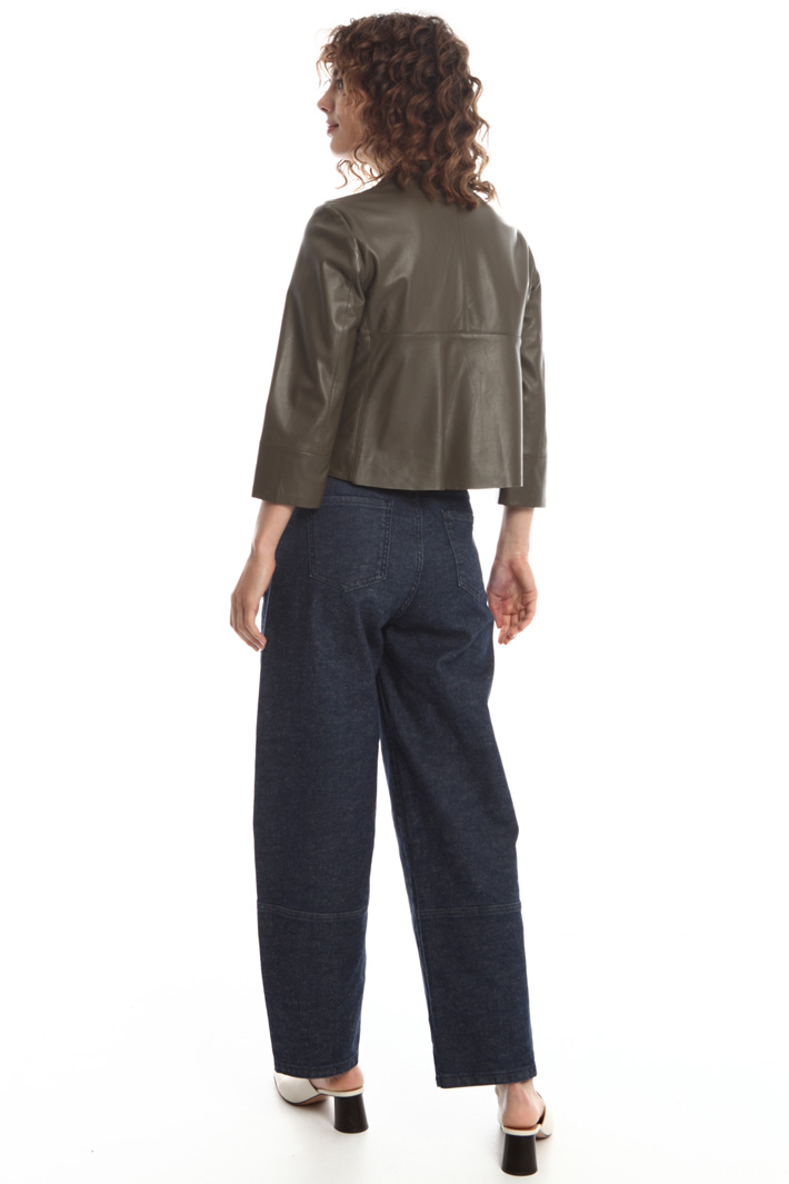 Cropped nappa jacket
Intrend Cropped nappa jacket
Intrend
