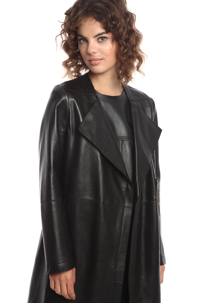 Long leather coat
Intrend Long leather coat
Intrend