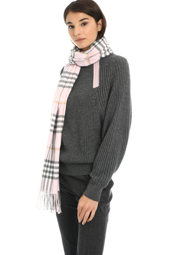 Fringed scarf Intrend Fringed scarf Intrend