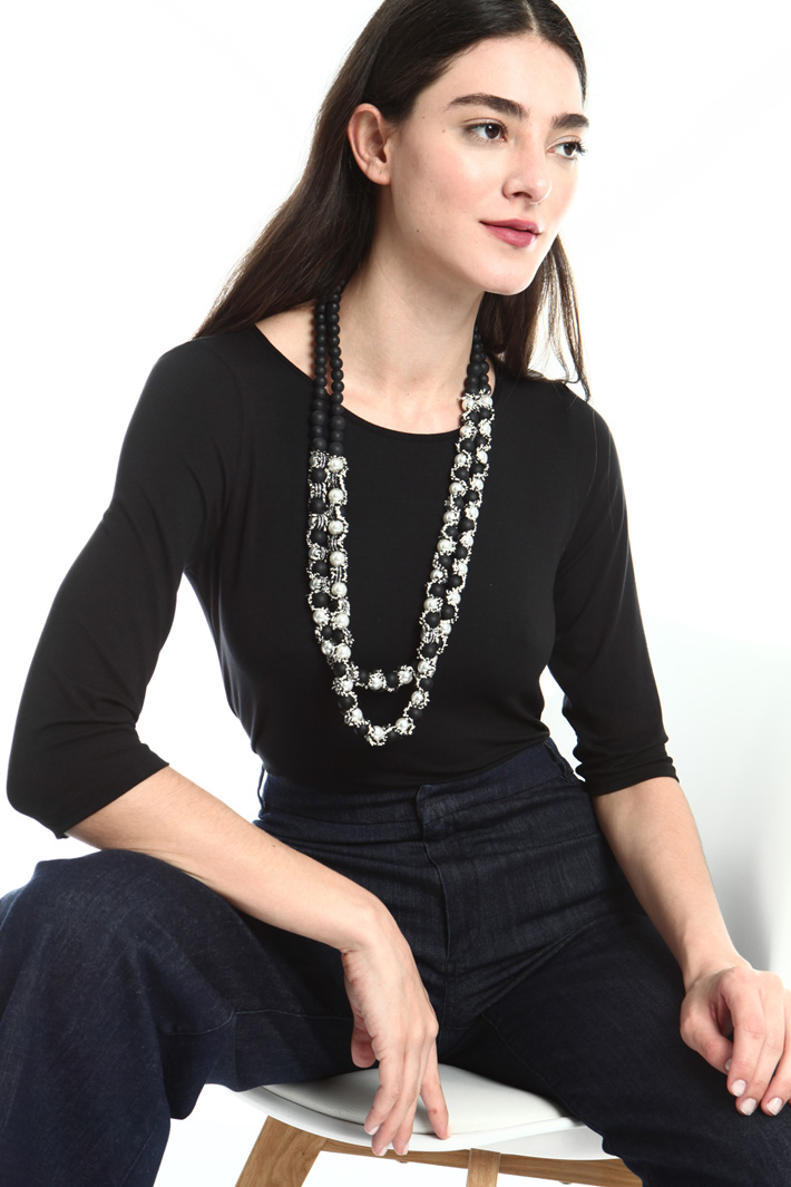 Multi-row resin necklace Intrend Multi-row resin necklace Intrend
