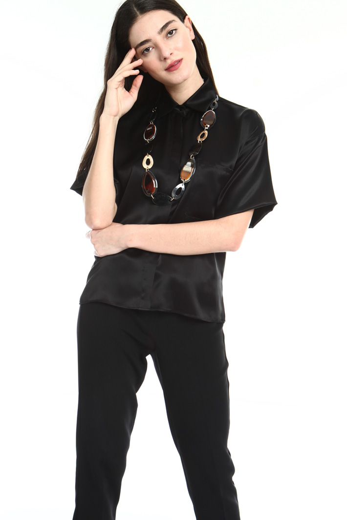 Long resin necklace Intrend Long resin necklace Intrend