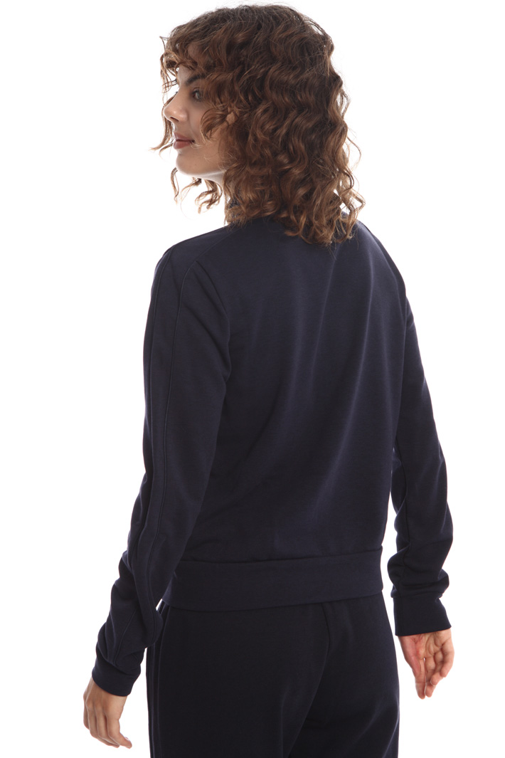 Zip-up high neck sweatshirt
Intrend Zip-up high neck sweatshirt
Intrend
