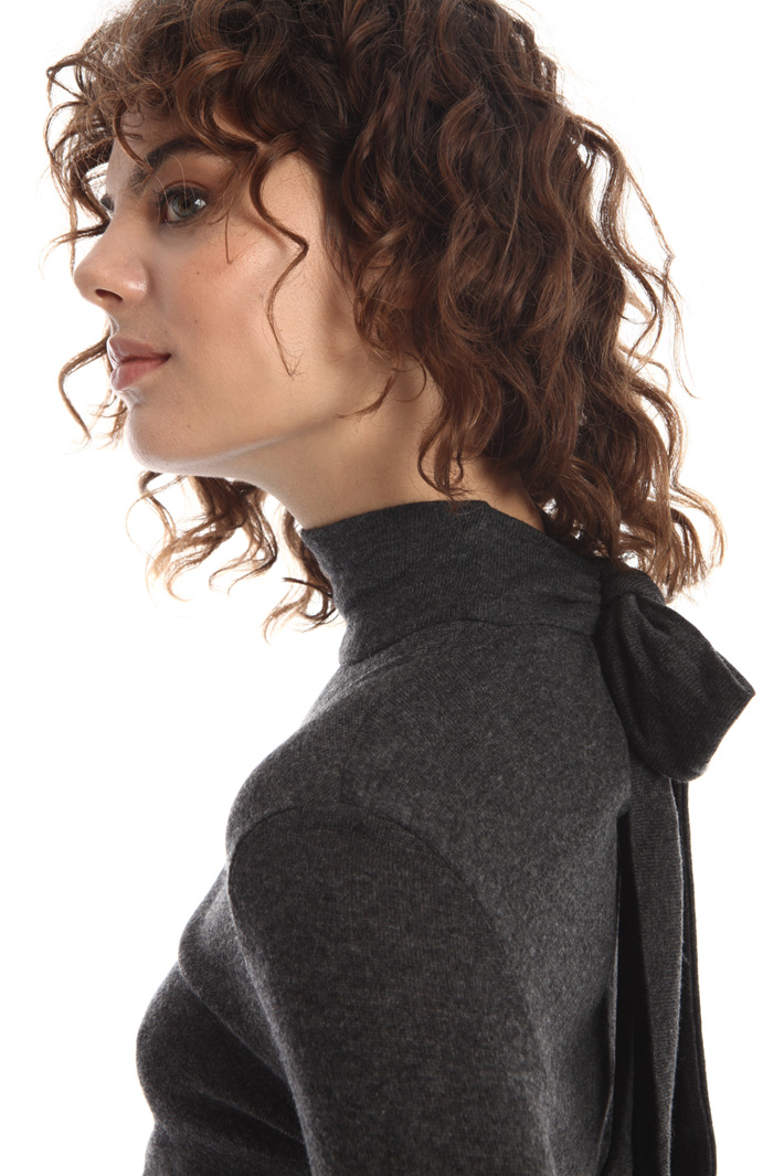 Wool blend top with bow-neck Intrend Wool blend top with bow-neck Intrend