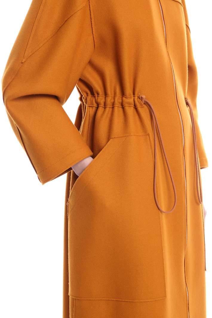 Coat with drawstring detail
Intrend Coat with drawstring detail
Intrend
