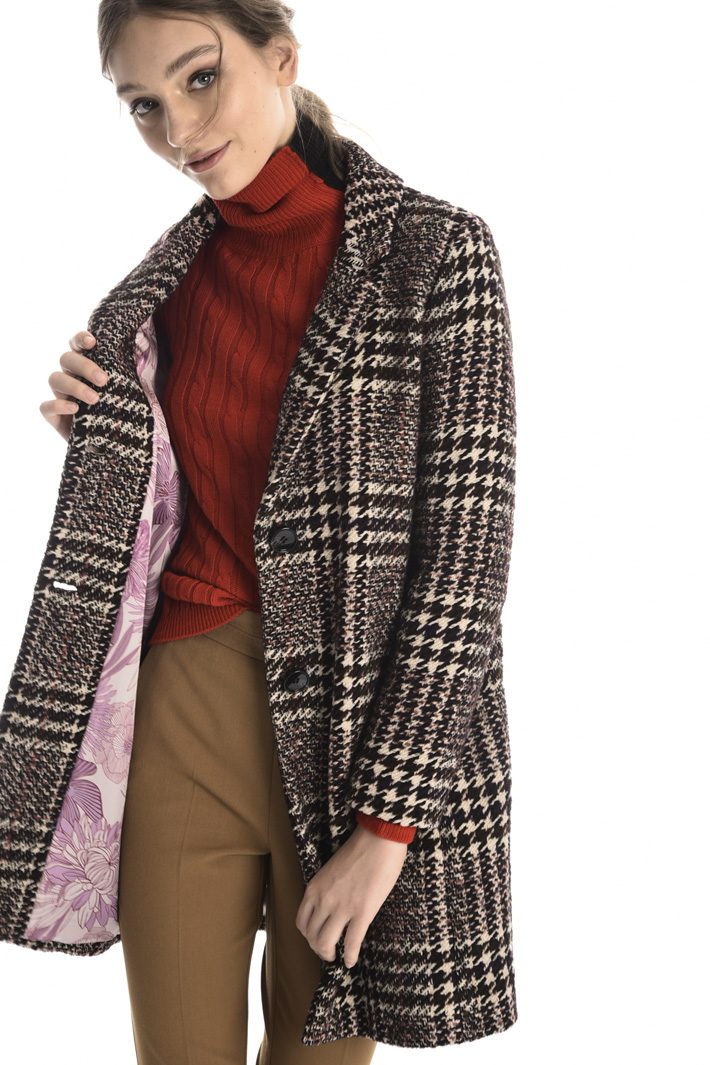 Yarn-dyed bouclé coat Intrend Yarn-dyed bouclé coat Intrend