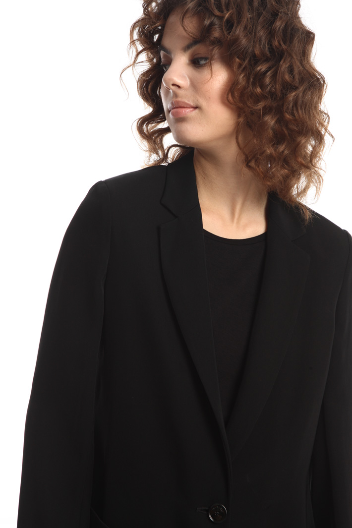 Unstructured twill blazer
Intrend Unstructured twill blazer
Intrend