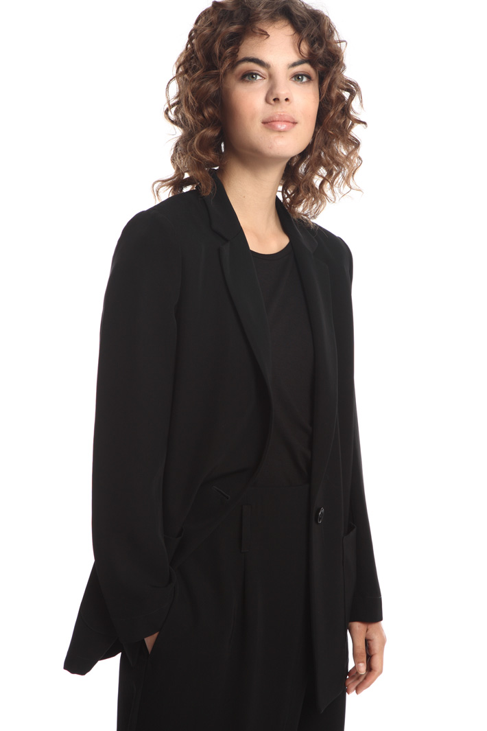 Unstructured twill blazer
Intrend Unstructured twill blazer
Intrend