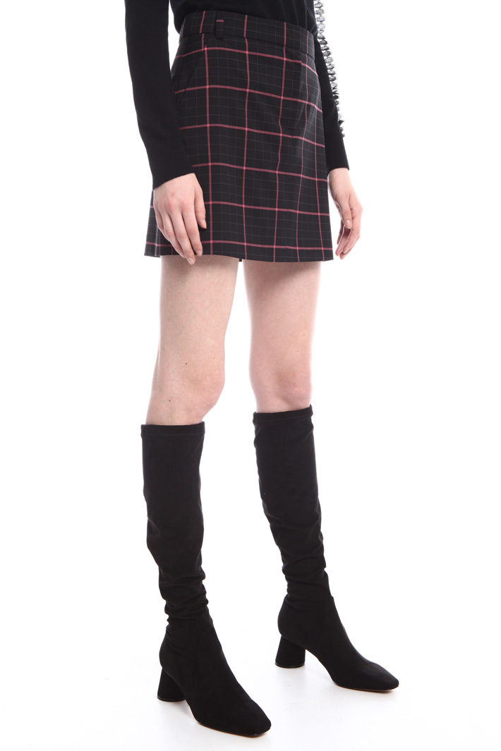 Wool check mini-skirt
Intrend Wool check mini-skirt
Intrend