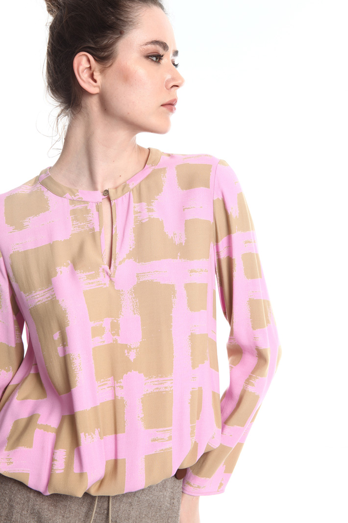 Drawstring printed blouse
Intrend Drawstring printed blouse
Intrend