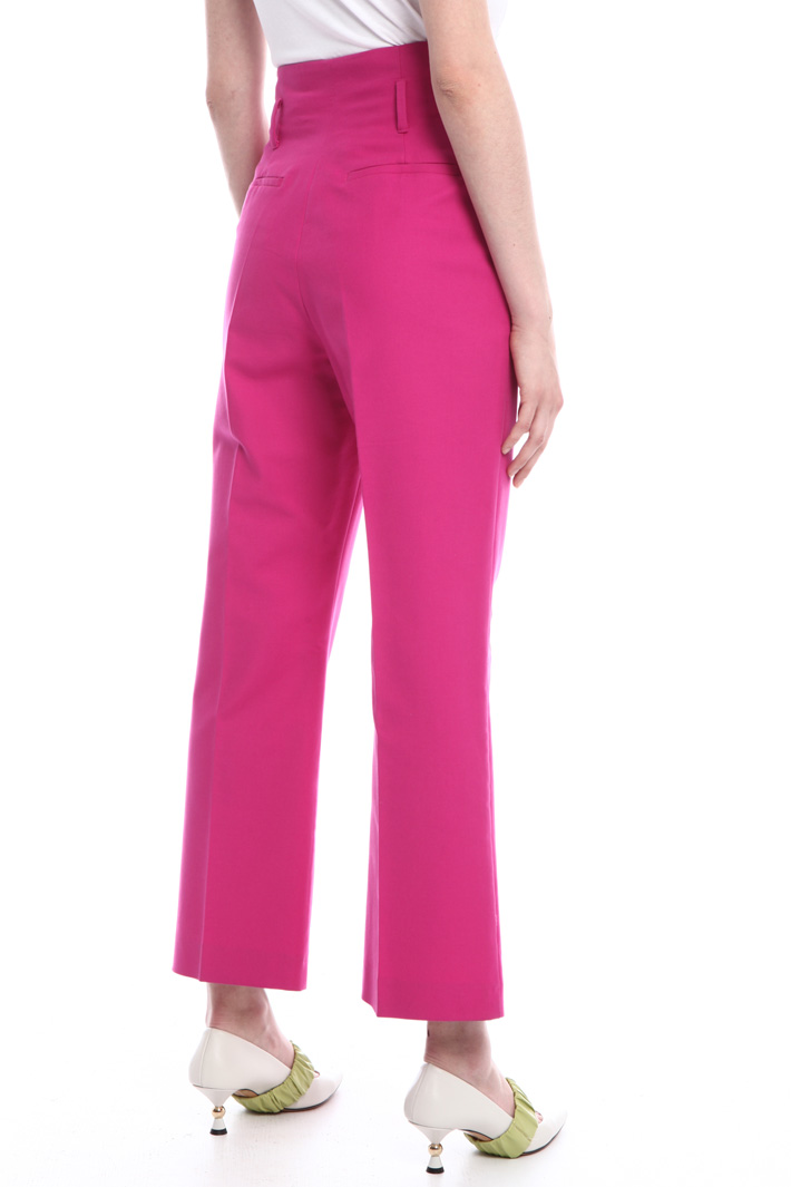 High-waist trousers
Intrend High-waist trousers
Intrend