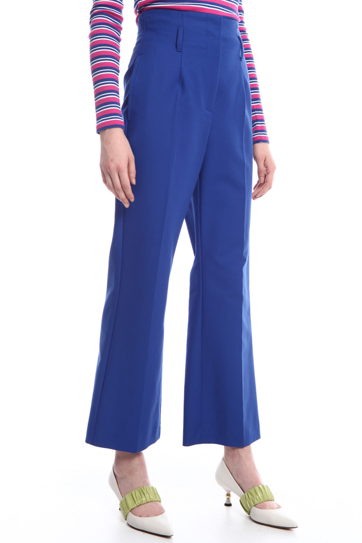 High-waist trousers
Intrend High-waist trousers
Intrend