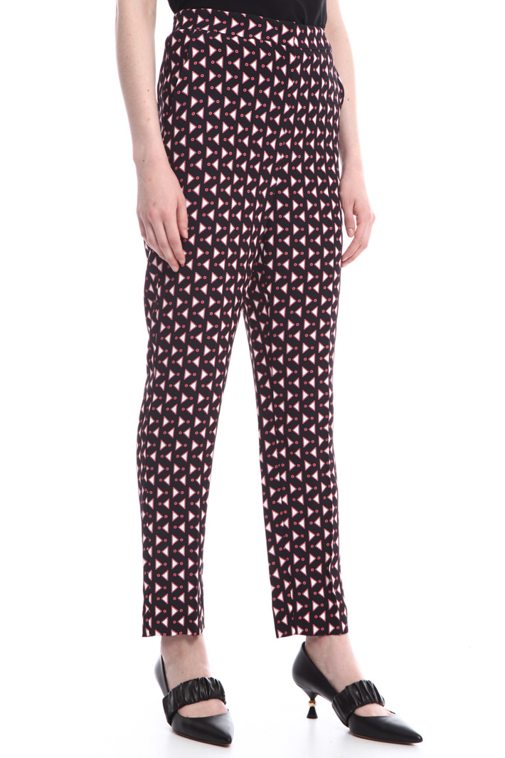 Envers satin trousers
Intrend Envers satin trousers
Intrend