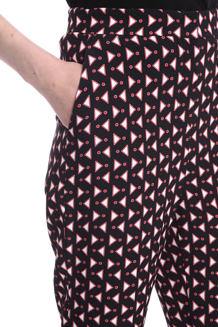 Envers satin trousers
Intrend Envers satin trousers
Intrend