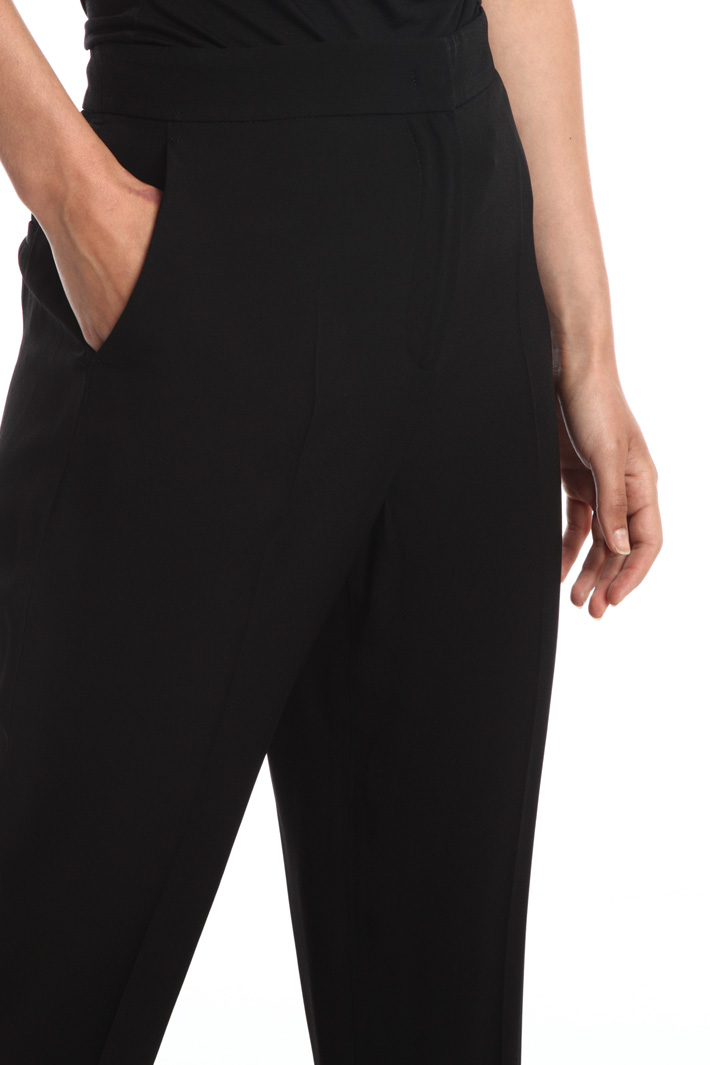 Envers satin trousers
Intrend Envers satin trousers
Intrend