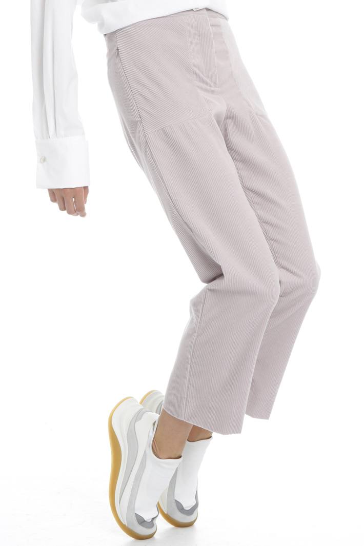 Crop-leg corduroy trousers Intrend Crop-leg corduroy trousers Intrend