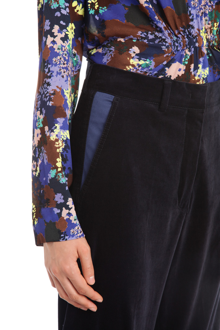 Crop velvet trousers Intrend Crop velvet trousers Intrend