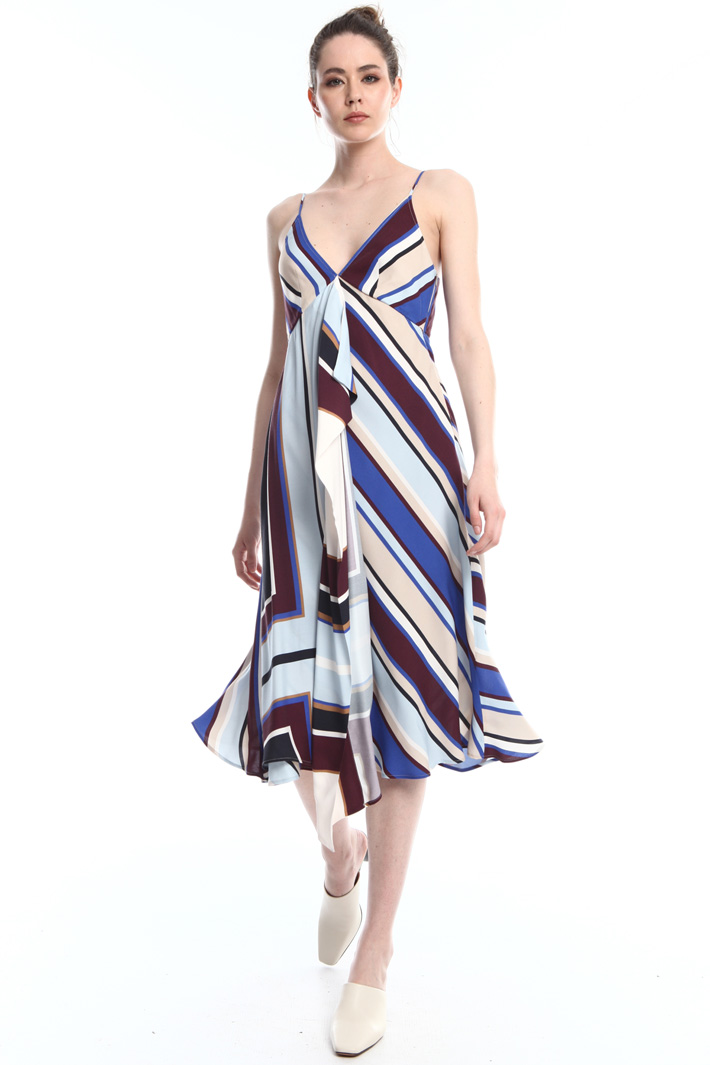 Flounce midi-dress
Intrend Flounce midi-dress
Intrend