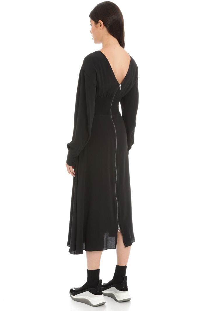 Crepe midi dress Intrend Crepe midi dress Intrend