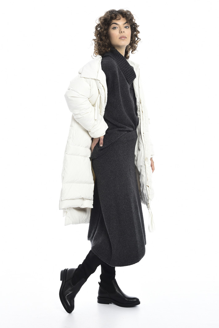 Bouclé sweater with zip detail Intrend Bouclé sweater with zip detail Intrend