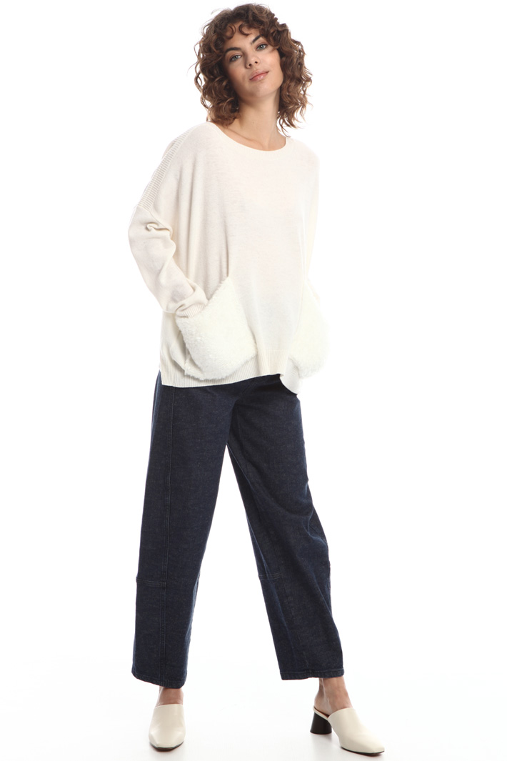 Wool jumper with plush pockets Intrend Wool jumper with plush pockets Intrend