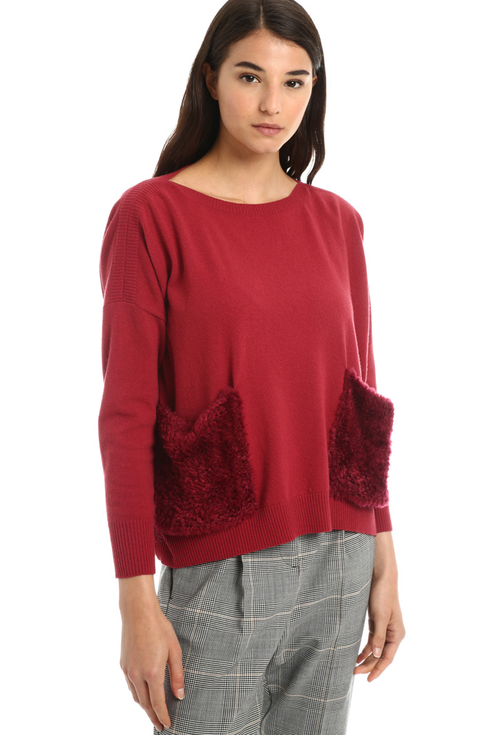 Wool jumper with plush pockets Intrend Wool jumper with plush pockets Intrend