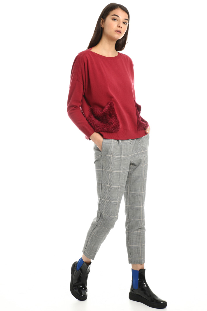 Wool jumper with plush pockets Intrend Wool jumper with plush pockets Intrend