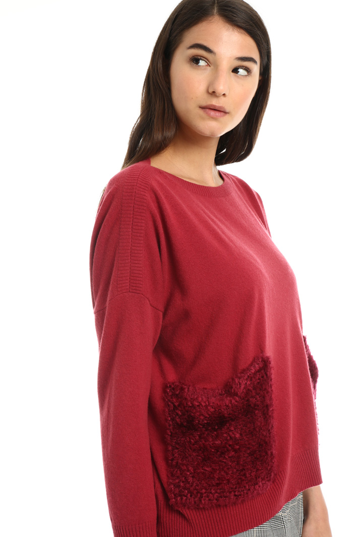 Wool jumper with plush pockets Intrend Wool jumper with plush pockets Intrend