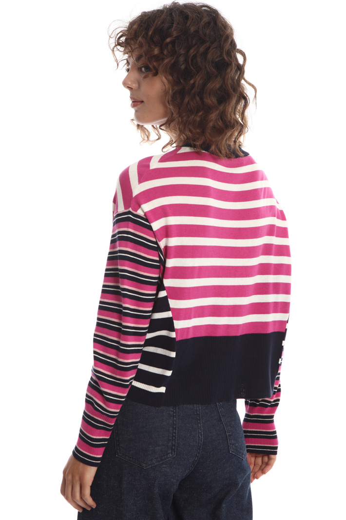 Striped silk blend sweater
Intrend Striped silk blend sweater
Intrend