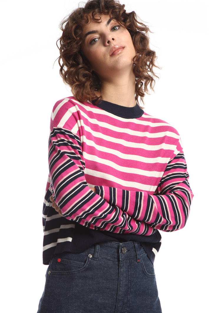 Striped silk blend sweater
Intrend Striped silk blend sweater
Intrend