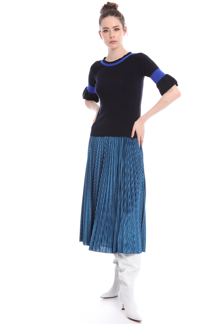 Sweater with ribbed inserts
Intrend Sweater with ribbed inserts
Intrend