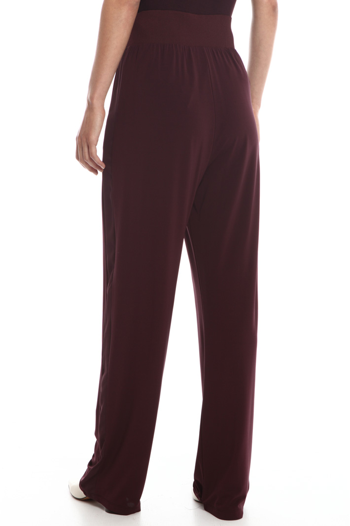 Fluid jersey trousers
Intrend Fluid jersey trousers
Intrend