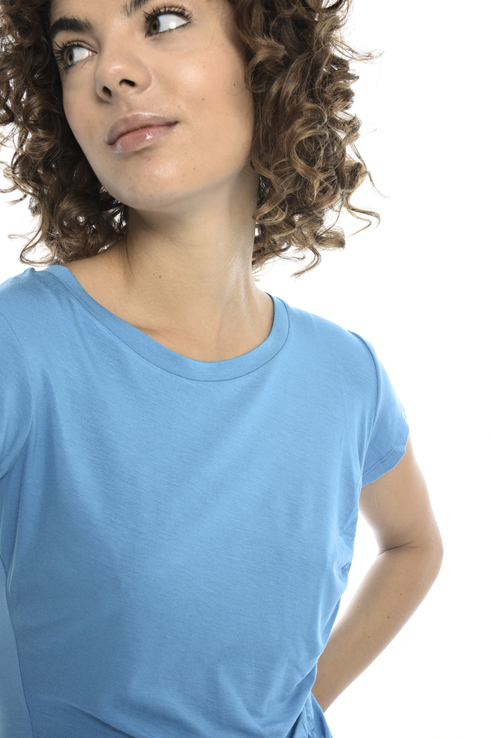 Fitted T-shirt in viscose Intrend Fitted T-shirt in viscose Intrend