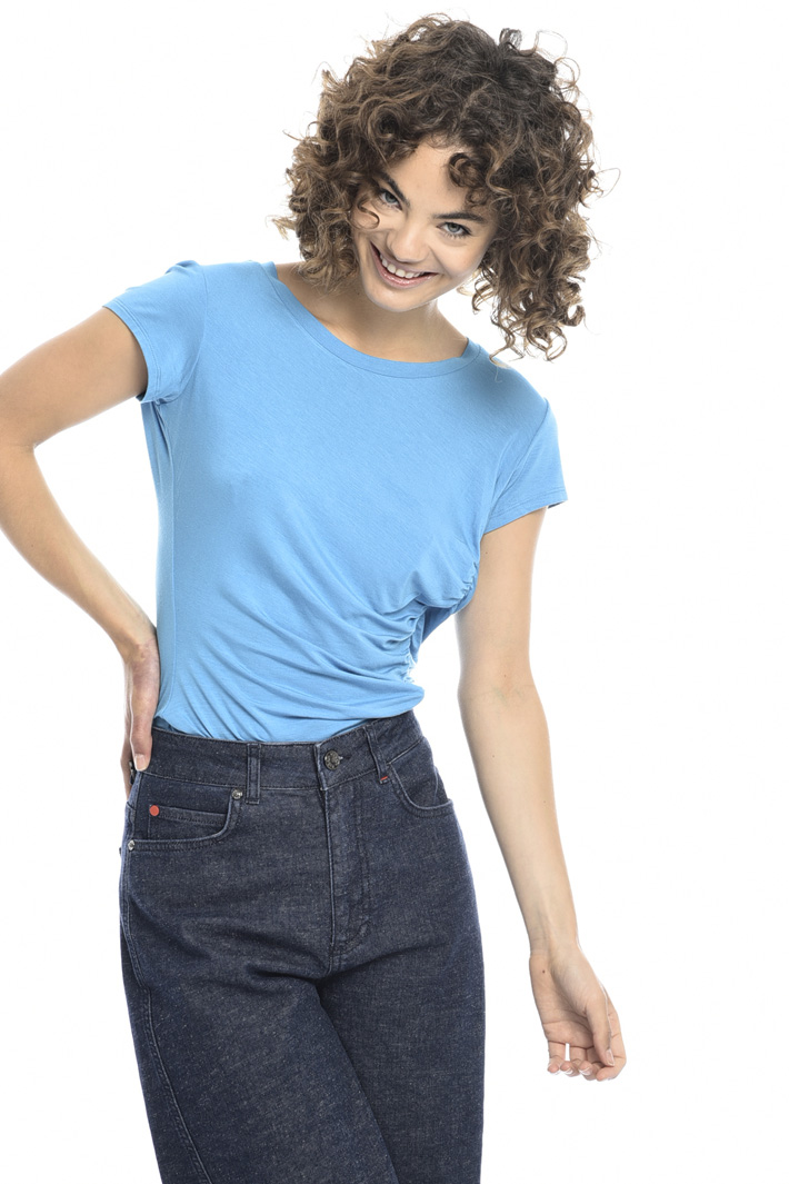 Fitted T-shirt in viscose Intrend Fitted T-shirt in viscose Intrend
