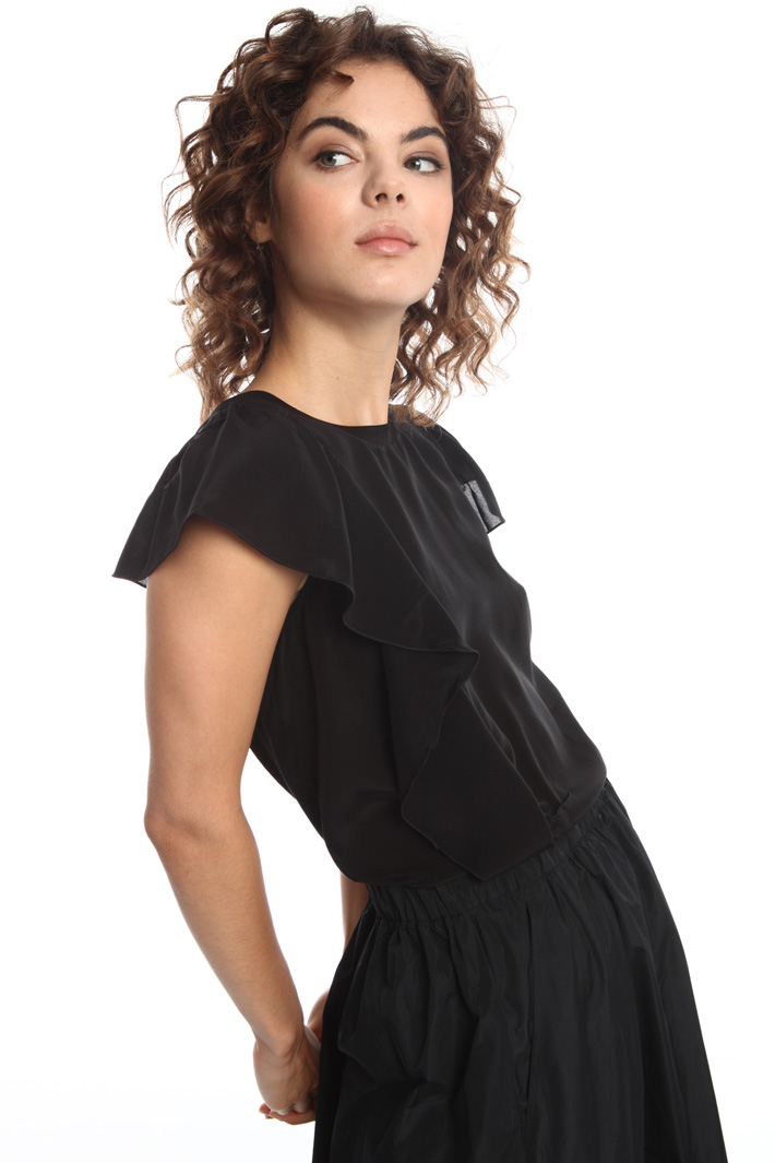 Ruffle detail blouse
Intrend Ruffle detail blouse
Intrend