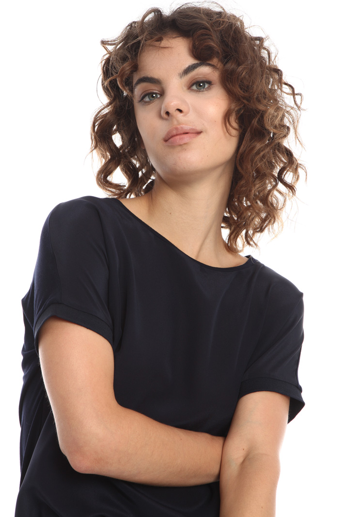 Silk and jersey T-shirt
Intrend Silk and jersey T-shirt
Intrend
