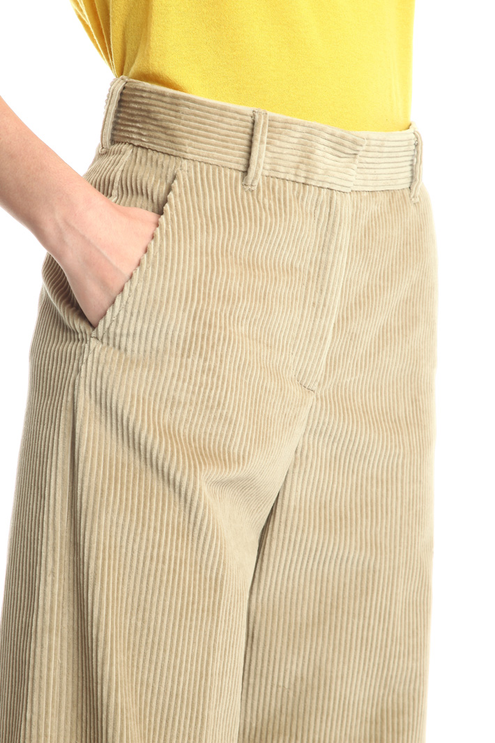 Straight leg corduroy trousers Intrend Straight leg corduroy trousers Intrend