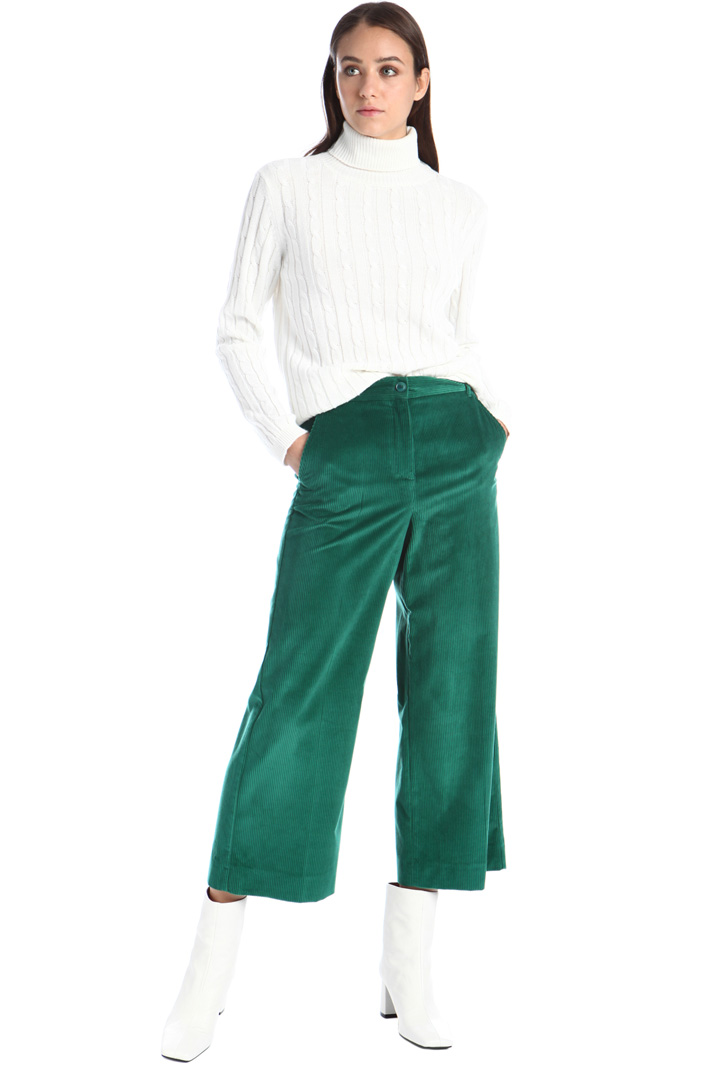 Pantaloni cropped in velluto Pantaloni cropped in velluto