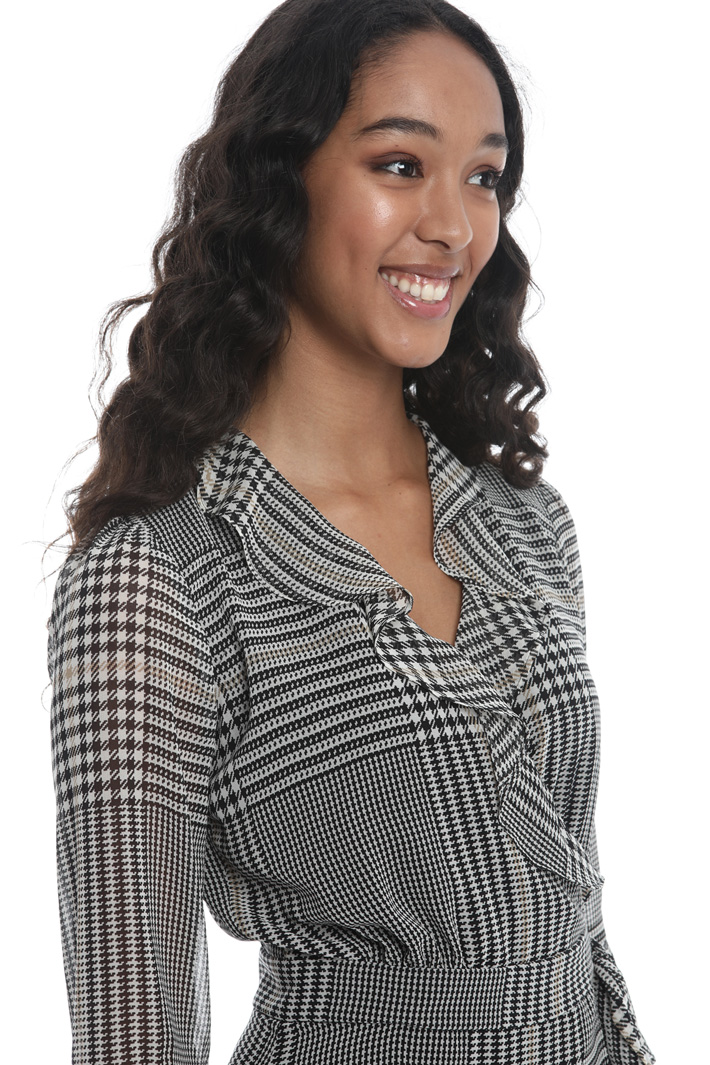 Abito in georgette con volant Intrend Abito in georgette con volant Intrend