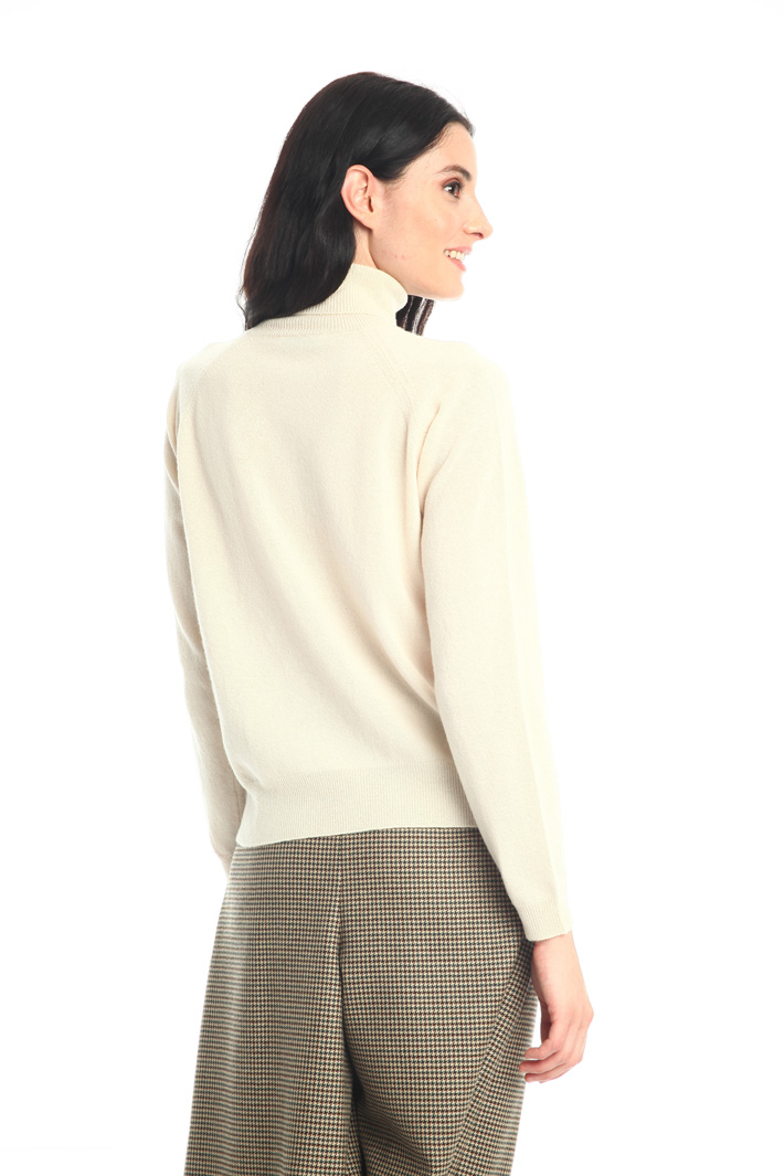 Wool blend turtleneck sweater Intrend Wool blend turtleneck sweater Intrend