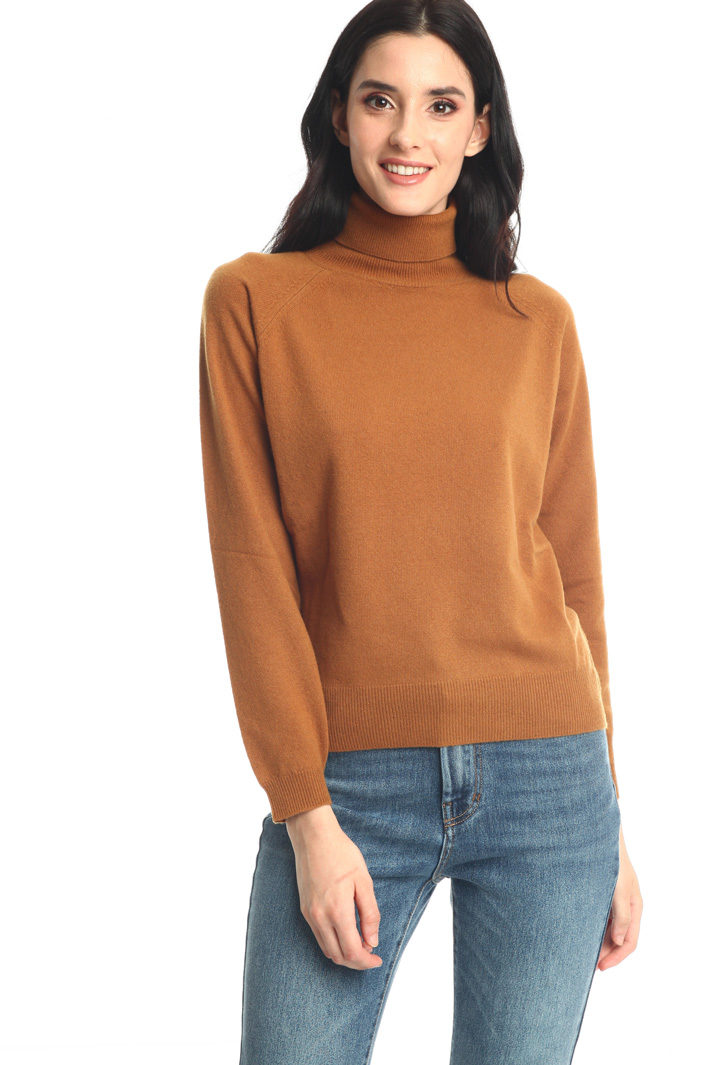 Wool blend turtleneck sweater Intrend Wool blend turtleneck sweater Intrend