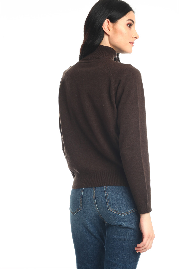 Wool blend turtleneck sweater Intrend Wool blend turtleneck sweater Intrend