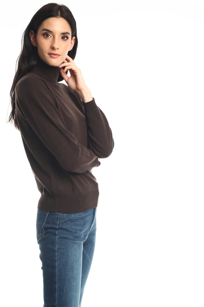 Wool blend turtleneck sweater Intrend Wool blend turtleneck sweater Intrend
