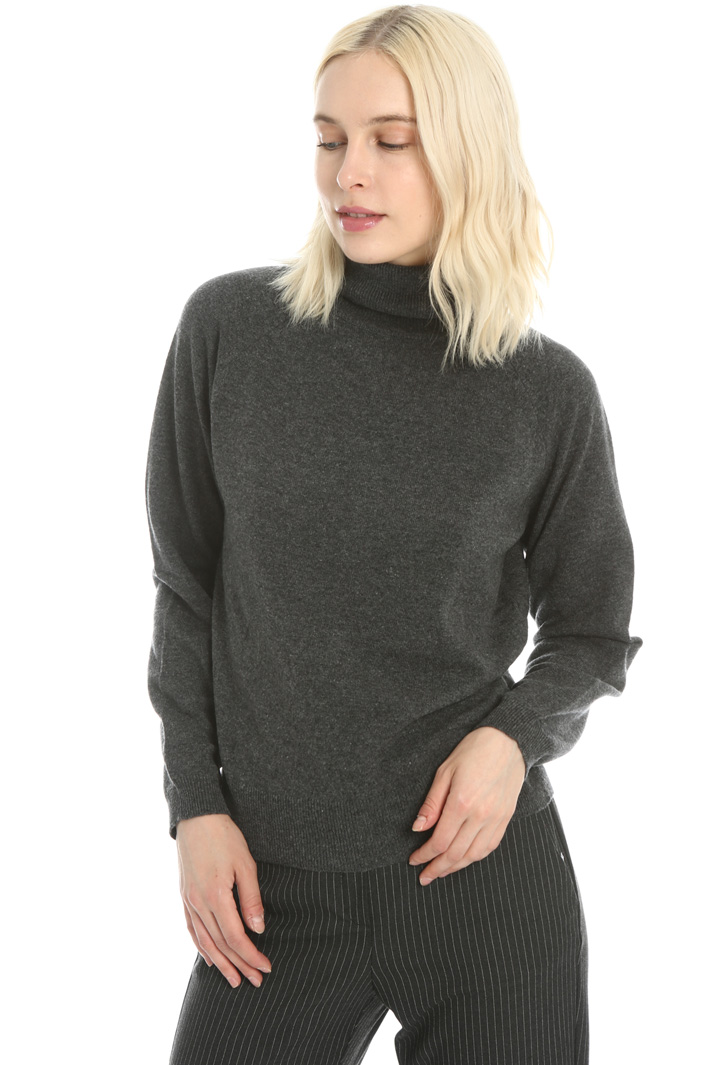 Wool blend turtleneck sweater Intrend Wool blend turtleneck sweater Intrend